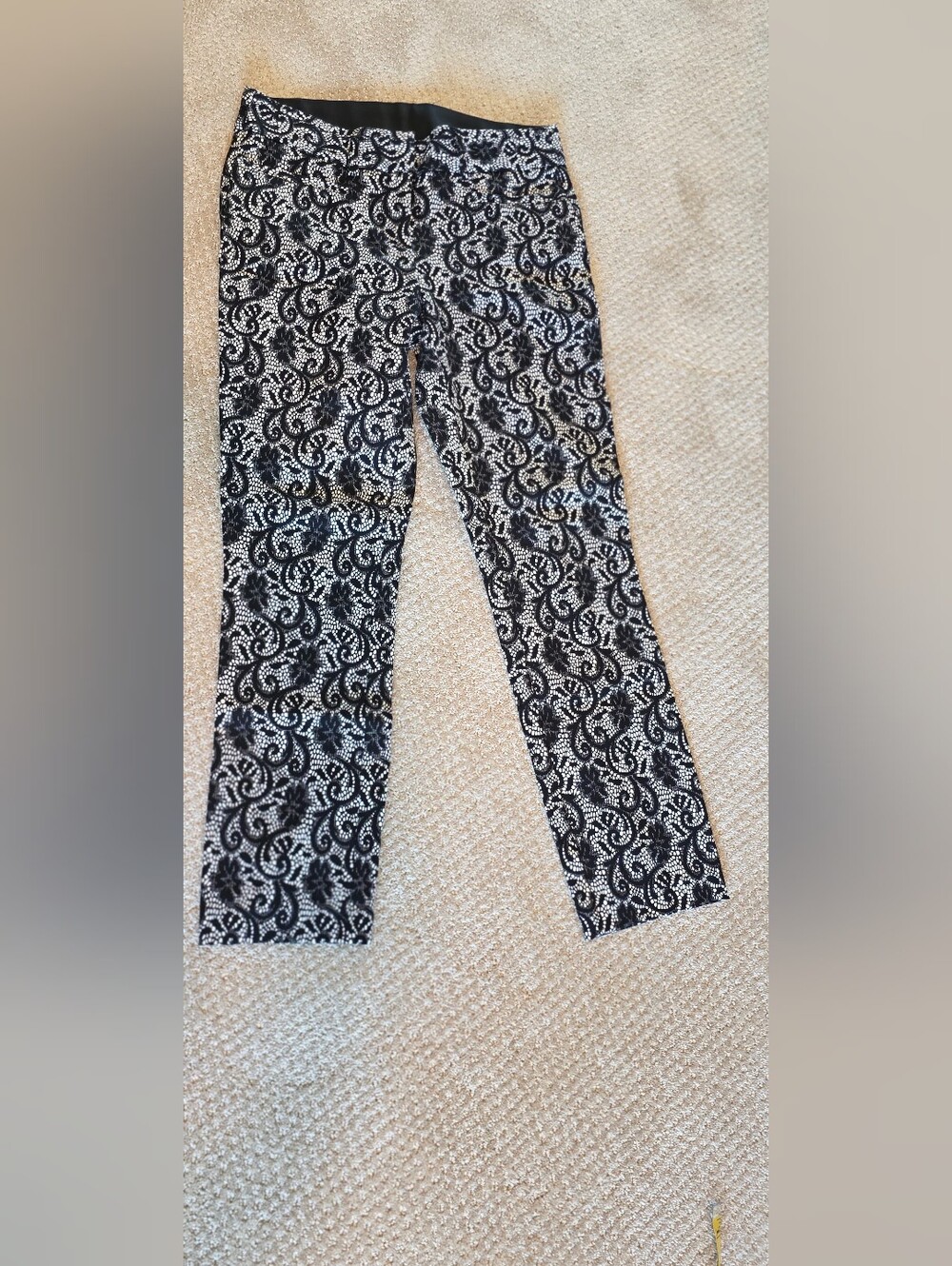 Candie's Black and White Scroll-Print Cropped Pants